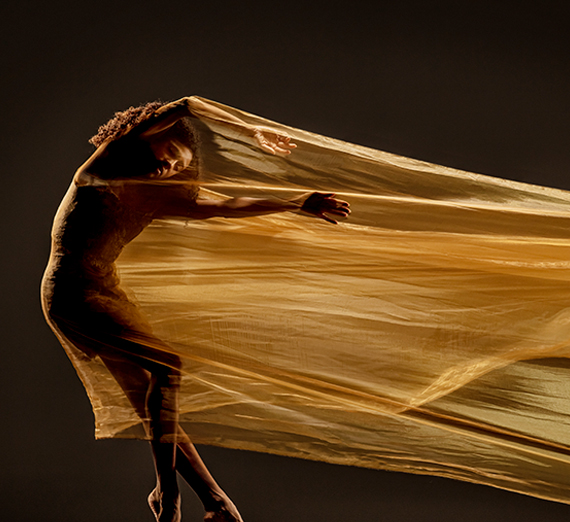 Gonzaga dancers in a ballet class. (GU photo)